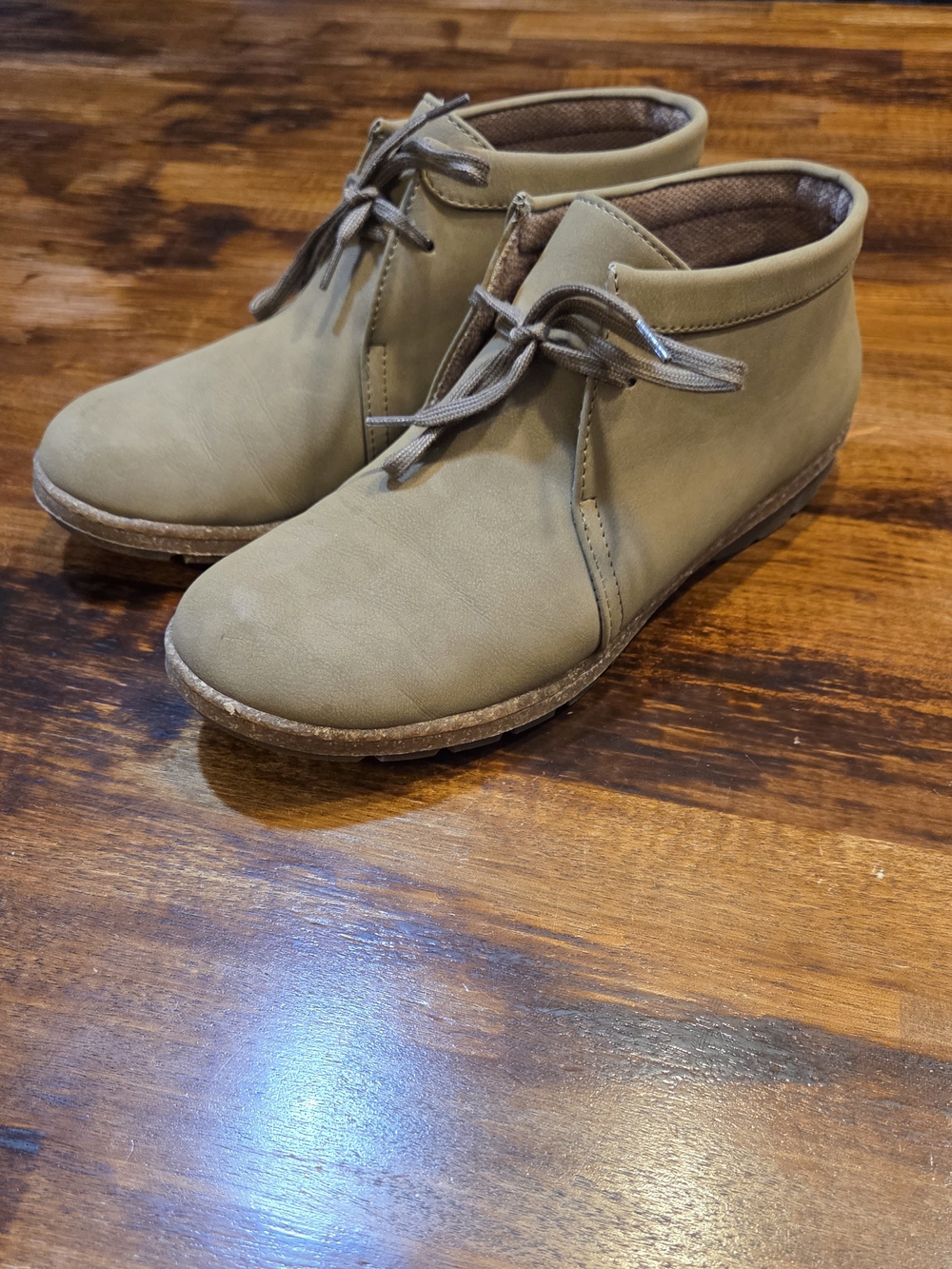 Born Nadia Chukka Boot Tan Lace up Sz 9 
Women's Preppy Gropcore Outdoors